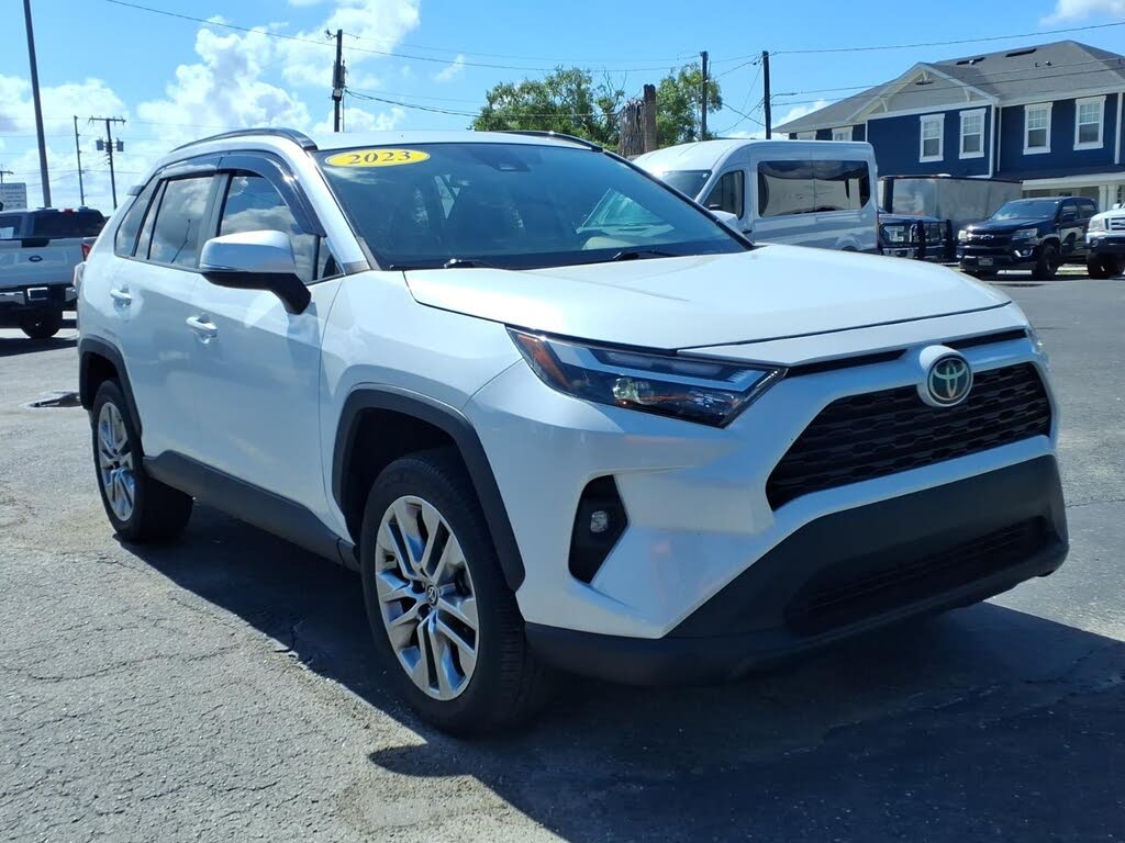 2023 Toyota RAV4 XLE Premium FWD's photo