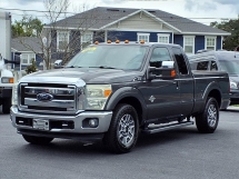 2015 Ford F250 Lariat w/ Chrome Package