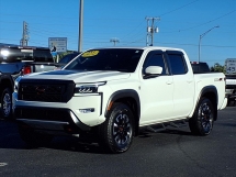 2024 Nissan Frontier w/ Off-Road Protection Package PRO-4X