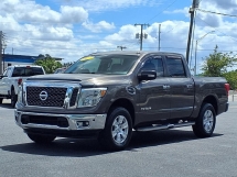 2017 Nissan Titan SV RWD w/ SV Comfort & Convenience Package