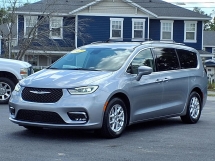 2021 Chrysler Pacifica Touring-L w/ S Appearance Package