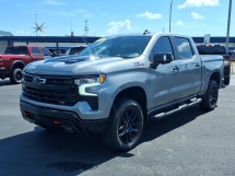 2025 Chevrolet Silverado 1500 LT Trail Boss AWD/4WD w/ Convenience Package II