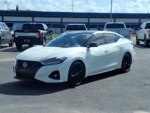  2021 Nissan  Maxima SR FWD w/ Sport Mat Group